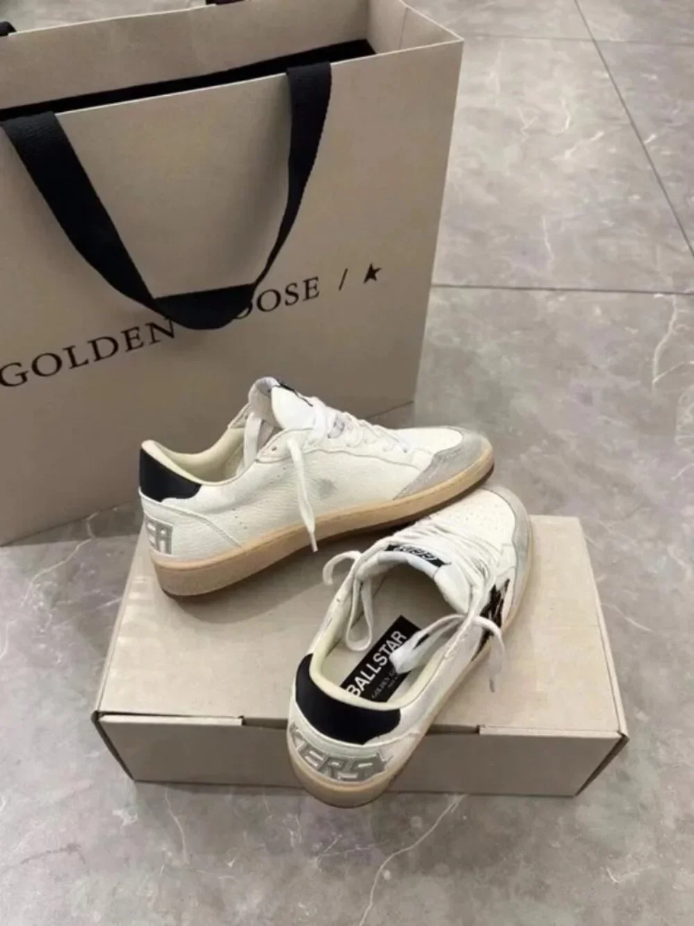 Golden Goose Women's Sneakers - Picture 3 of 7